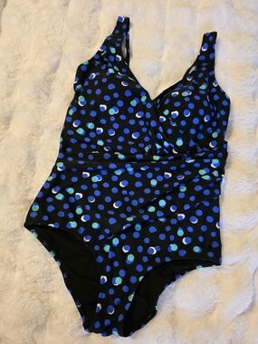 Seekers Essentials Australia Swimsuit One-Piece